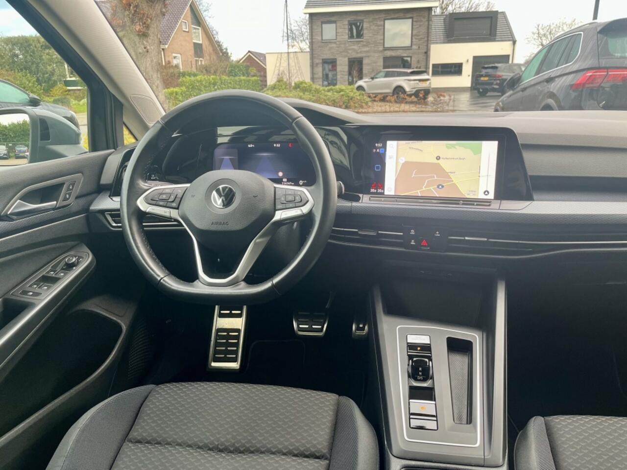 Volkswagen GOLF 1.5 eTSI 150PK Automaat Carplay Pano Stoelverwarming