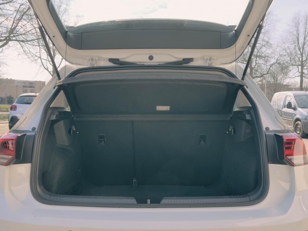 Volkswagen GOLF 1.0 TSI Golf 5 Drs. Apple Carplay NL Auto.