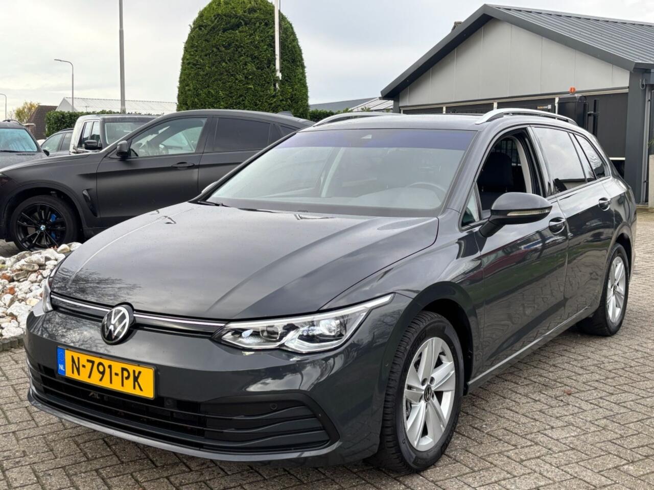 Volkswagen GOLF Variant 1.5 TSI Life Grijs Xenon Alcantara 2021 Virtual Dash
