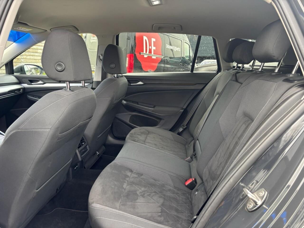 Volkswagen GOLF Variant 1.5 TSI Life Grijs Xenon Alcantara 2021 Virtual Dash