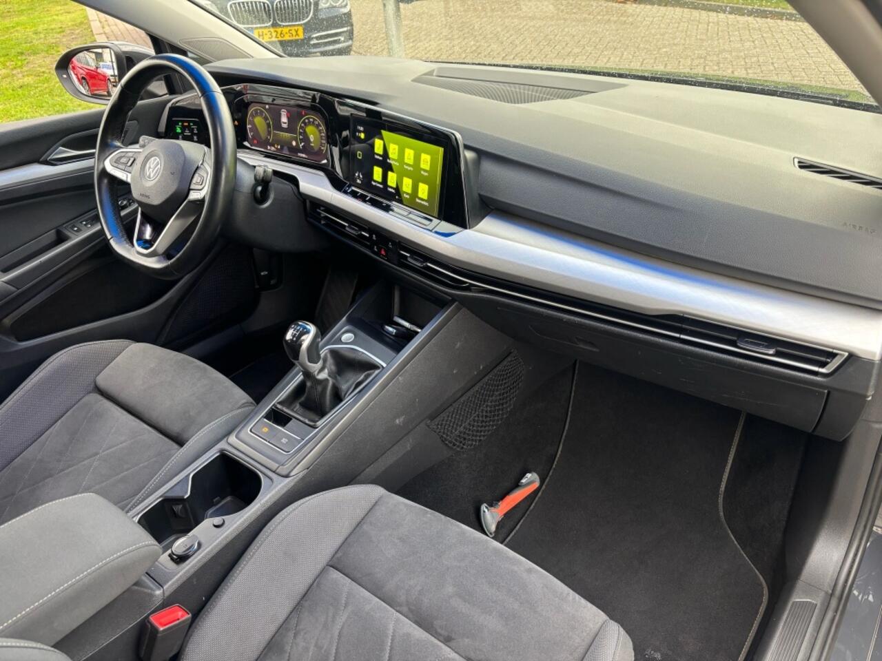 Volkswagen GOLF Variant 1.5 TSI Life Grijs Xenon Alcantara 2021 Virtual Dash