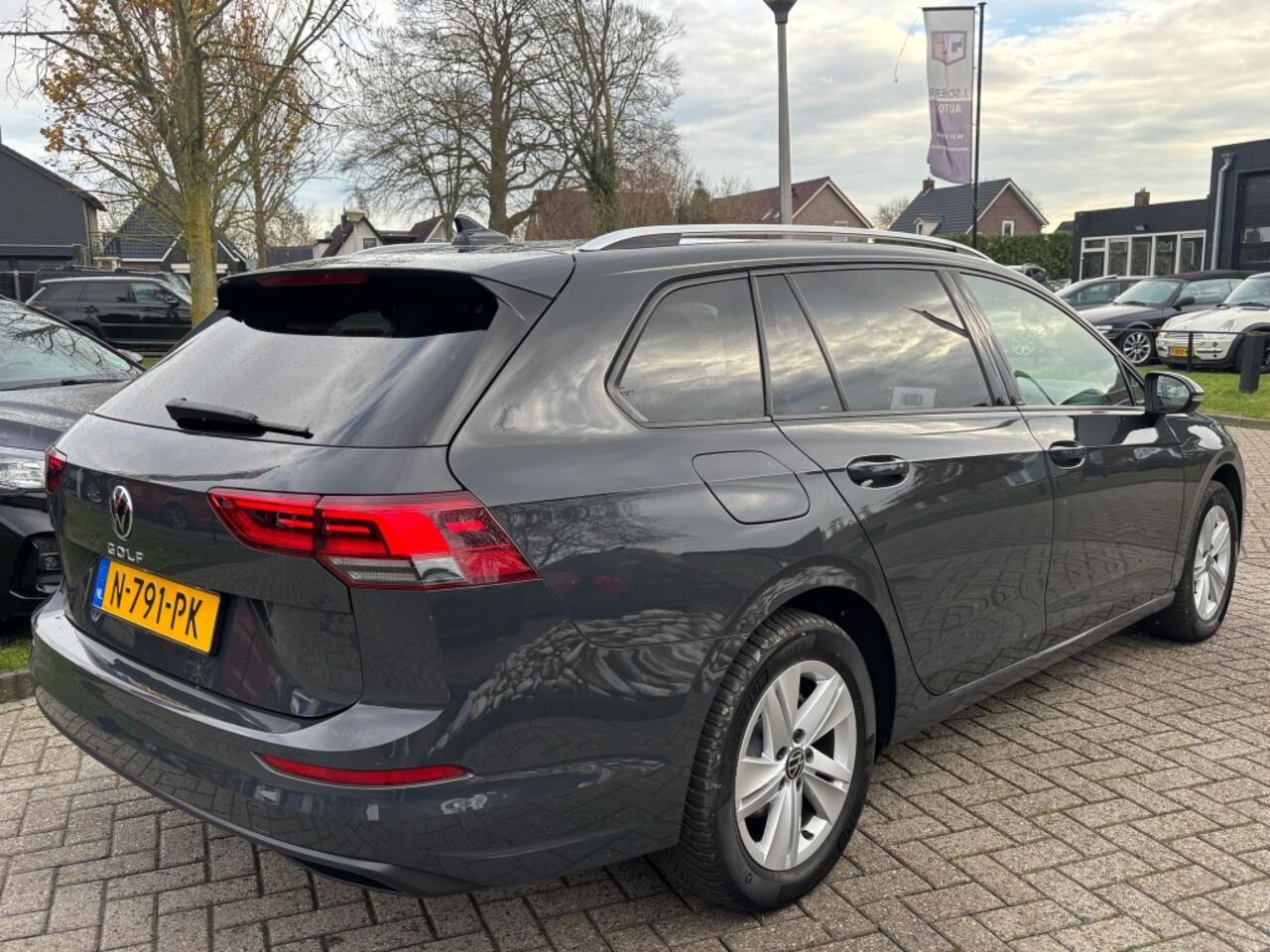 Volkswagen GOLF Variant 1.5 TSI Life Grijs Xenon Alcantara 2021 Virtual Dash