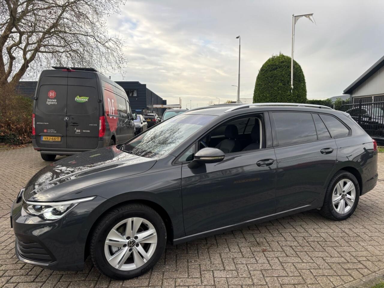 Volkswagen GOLF Variant 1.5 TSI Life Grijs Xenon Alcantara 2021 Virtual Dash