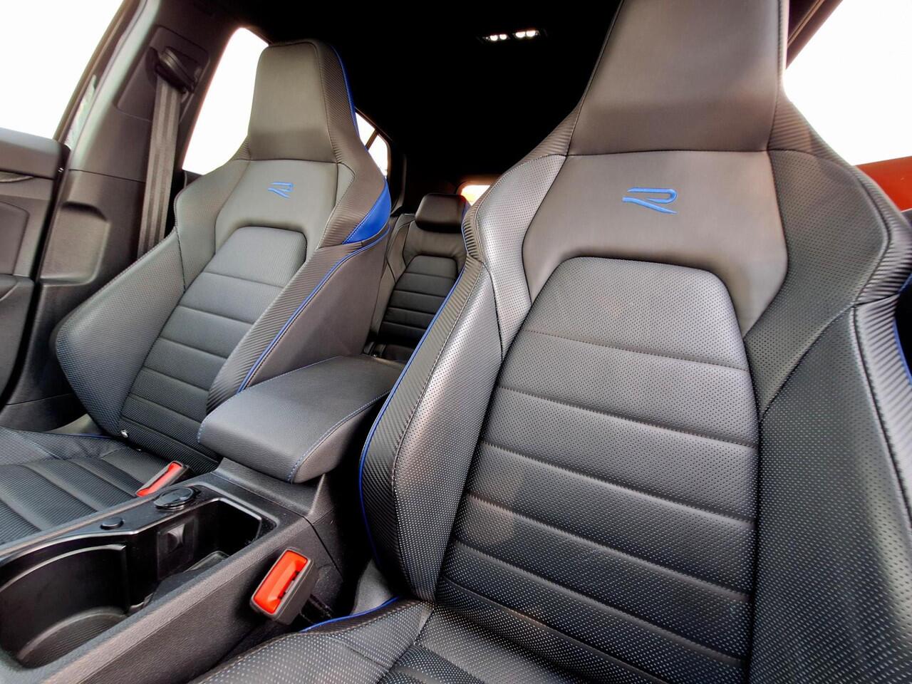 Volkswagen GOLF 2.0 TSI R 4Motion | NIEUWSTAAT | PANODAK | IQ LED | HARMAN KARDON |