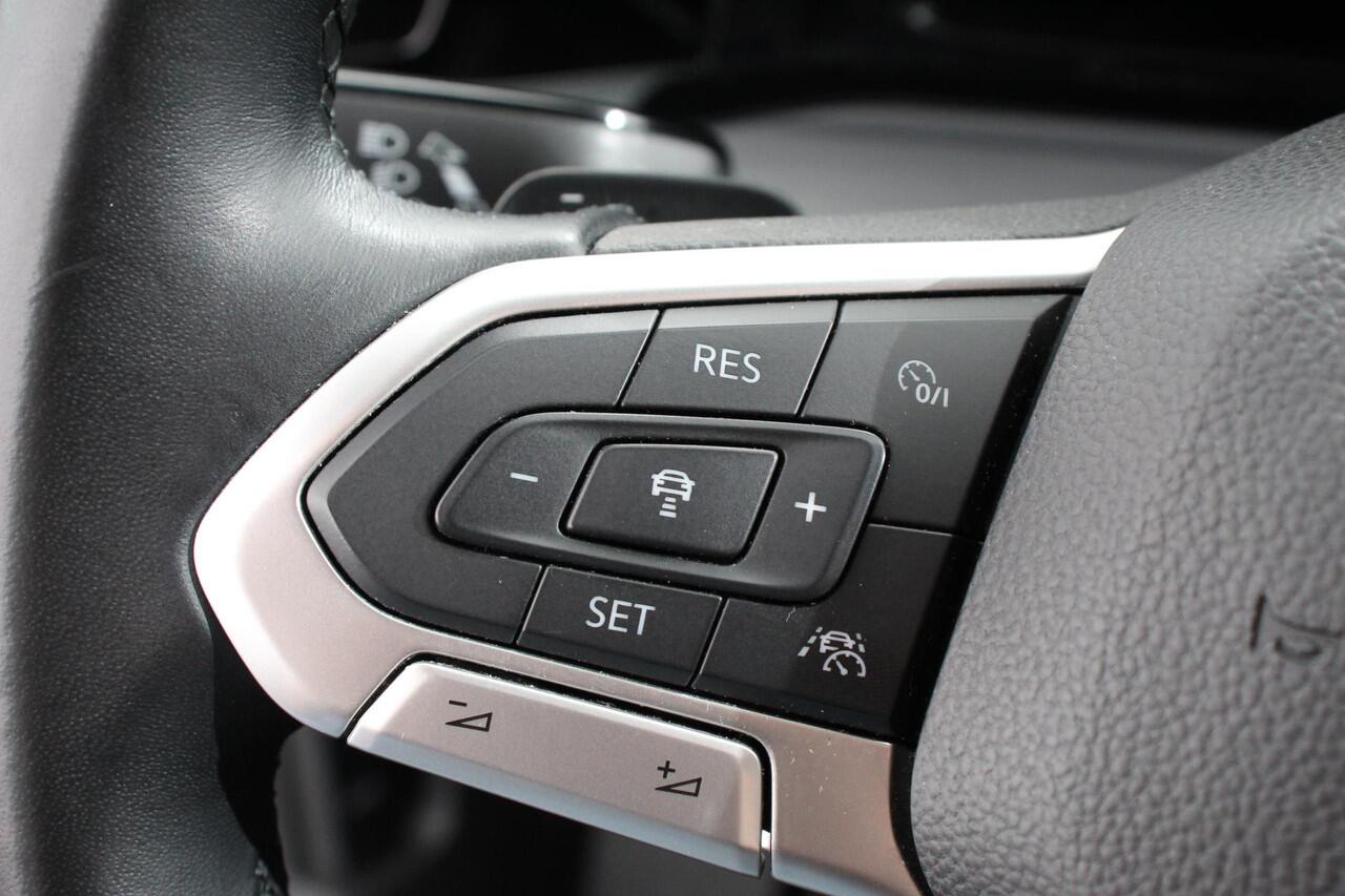 Volkswagen GOLF 1.0 eTSI Variant Style DSG Navigatie | Climate Control | Adaptive Cruise Control | Lane Assist | Privacy Glass | Stoel/Stuurverwarming | LED | PDC V+A | Camera | Electrisch bedienbare Achterklep