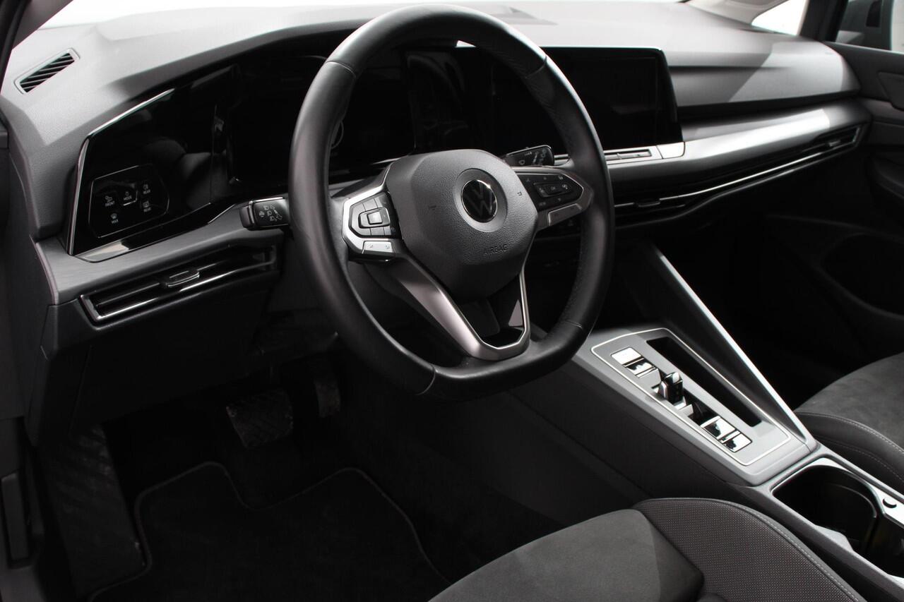 Volkswagen GOLF 1.0 eTSI Variant Style DSG Navigatie | Climate Control | Adaptive Cruise Control | Lane Assist | Privacy Glass | Stoel/Stuurverwarming | LED | PDC V+A | Camera | Electrisch bedienbare Achterklep