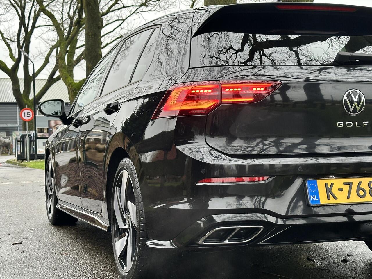 Volkswagen GOLF 1.5 eTSI R-Line Business