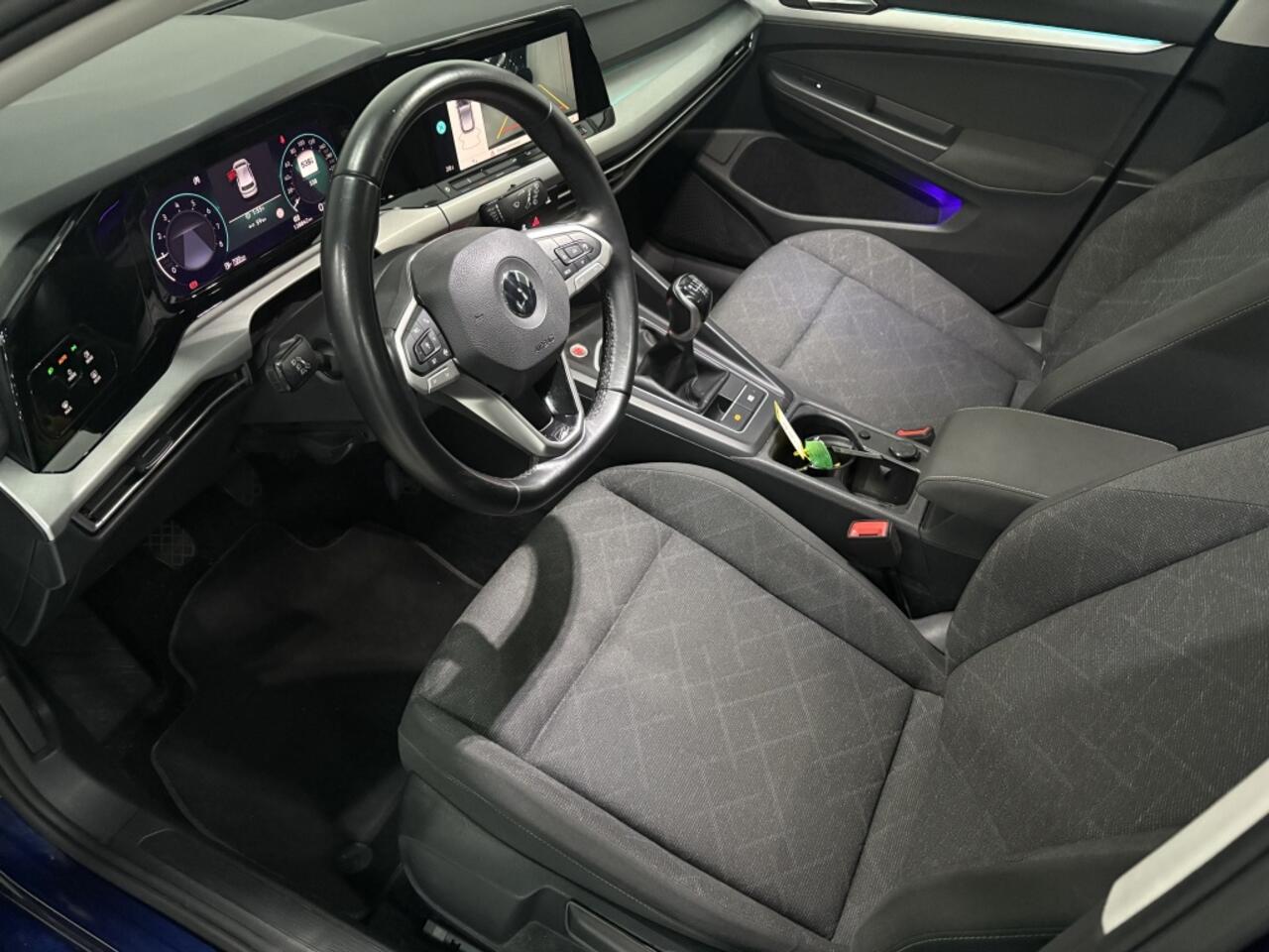 Volkswagen GOLF 1.0 TSI Life *Pano*Digi.Dash*Camera*Keyless*