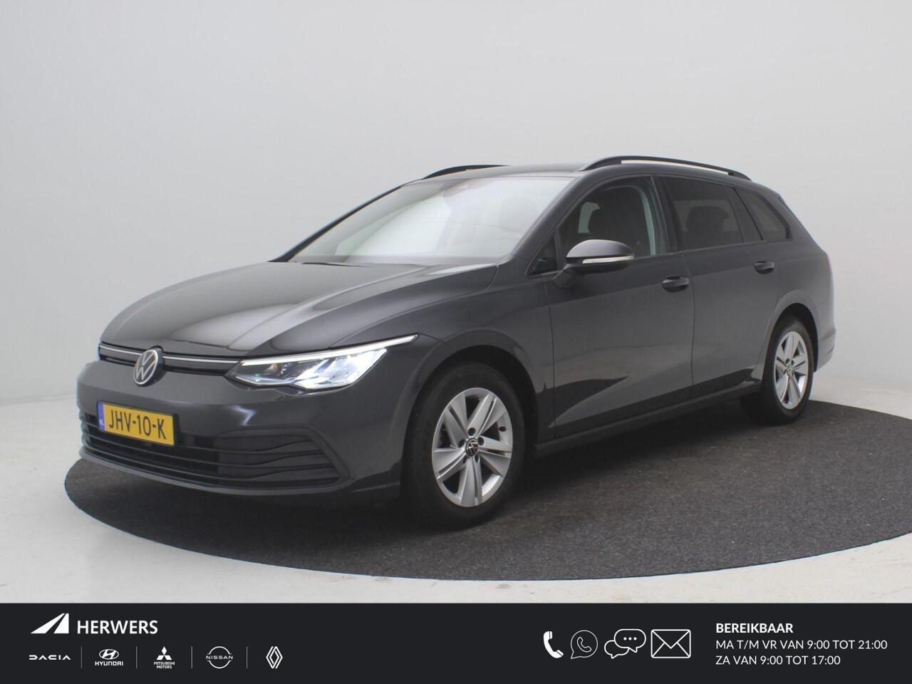 Volkswagen GOLF Variant 1.5 eTSI Life Business AUTOMAAT / Trekgewicht 1.400 kg / Navigatie / Apk tot 11-2027 /Digitaal dashboard / Climate control / Navigatie / Apple Carplay Android /