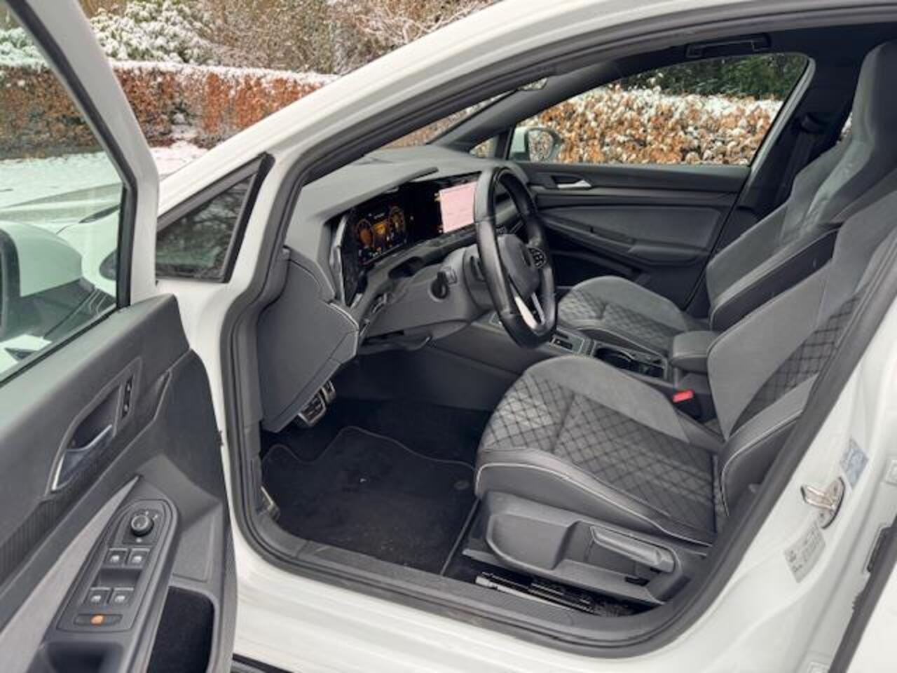 Volkswagen GOLF 1.5eTSI 150PK R-line Business LED/VIRTDASH/NAV/ACARPLAY