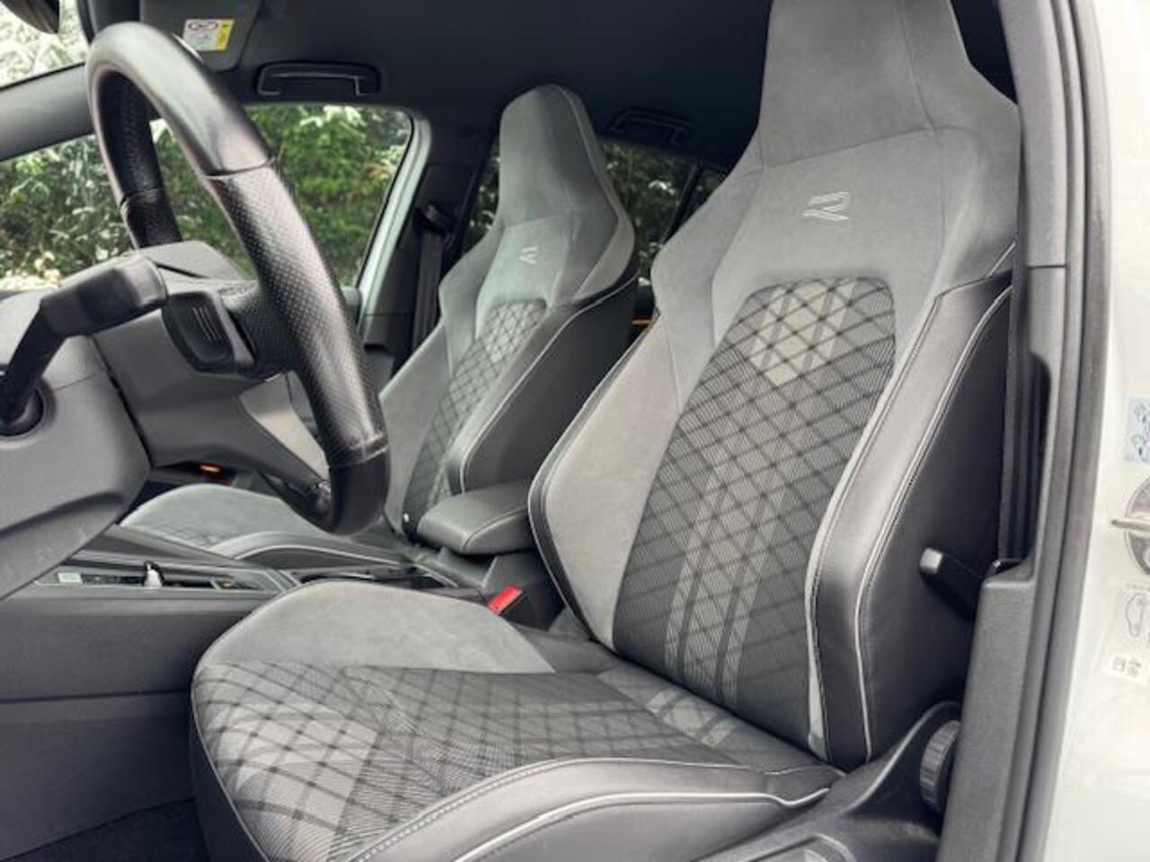 Volkswagen GOLF 1.5eTSI 150PK R-line Business LED/VIRTDASH/NAV/ACARPLAY