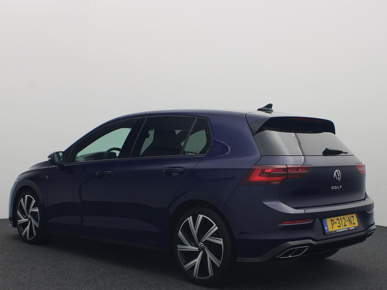 Volkswagen GOLF 1.5 TSI R-Line Business PANORAMADAK / FULL IQ LED / CARPLAY / STOELVERW / STUURVERW / DAB+ / ACC / BLUETOOTH / SFEER