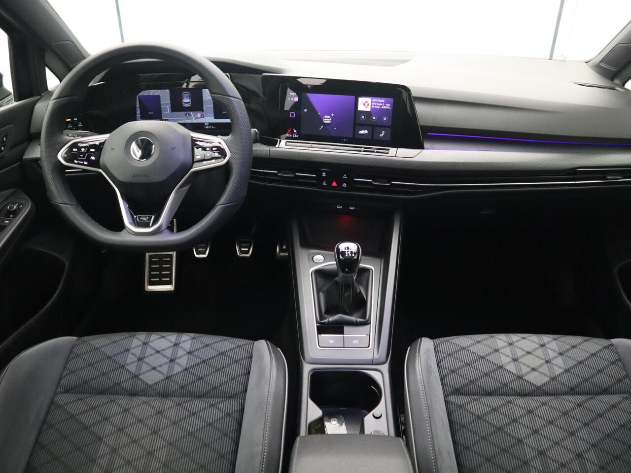 Volkswagen GOLF 1.5 TSI R-Line Business PANORAMADAK / FULL IQ LED / CARPLAY / STOELVERW / STUURVERW / DAB+ / ACC / BLUETOOTH / SFEER