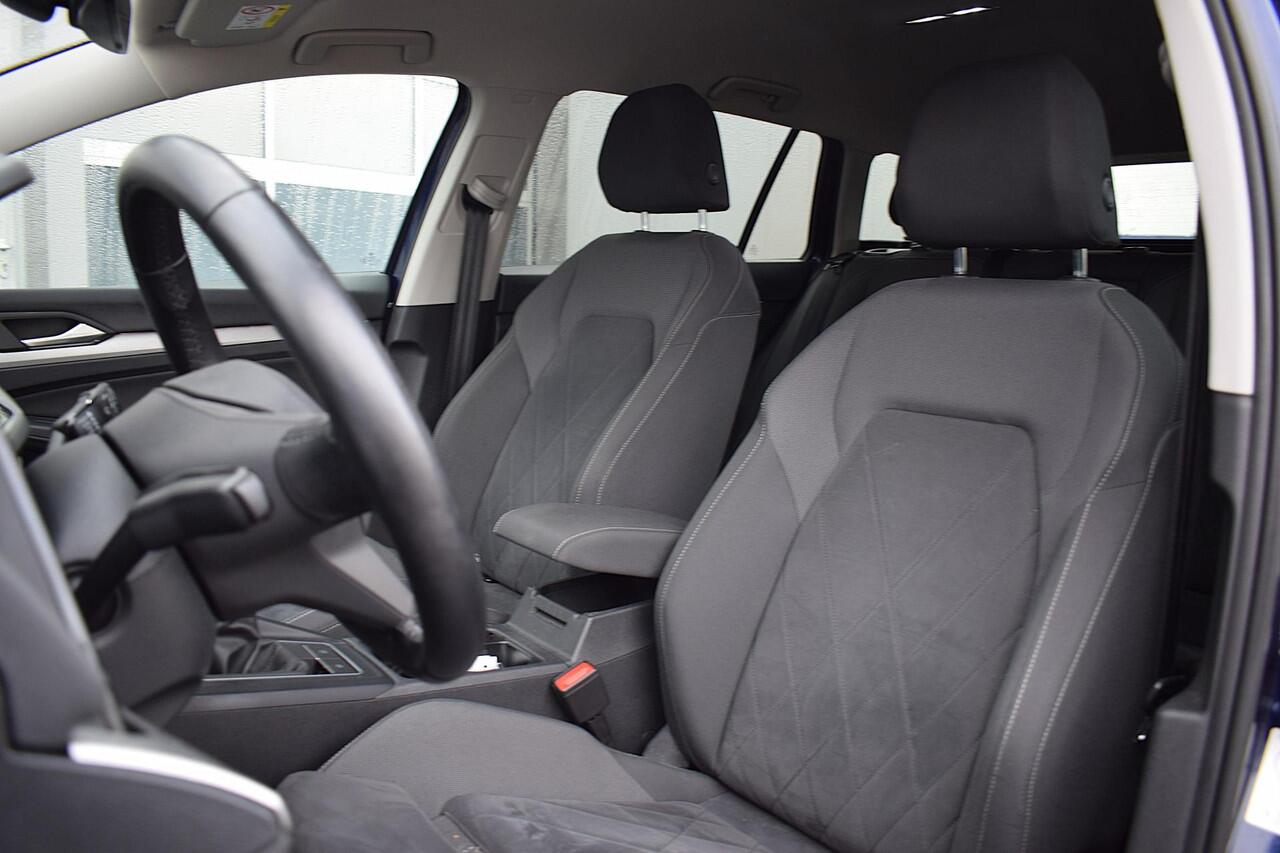 Volkswagen GOLF Variant 1.0 TSI Life Business | Apple CarPlay | Stuur- en Stoelverw. | Camera