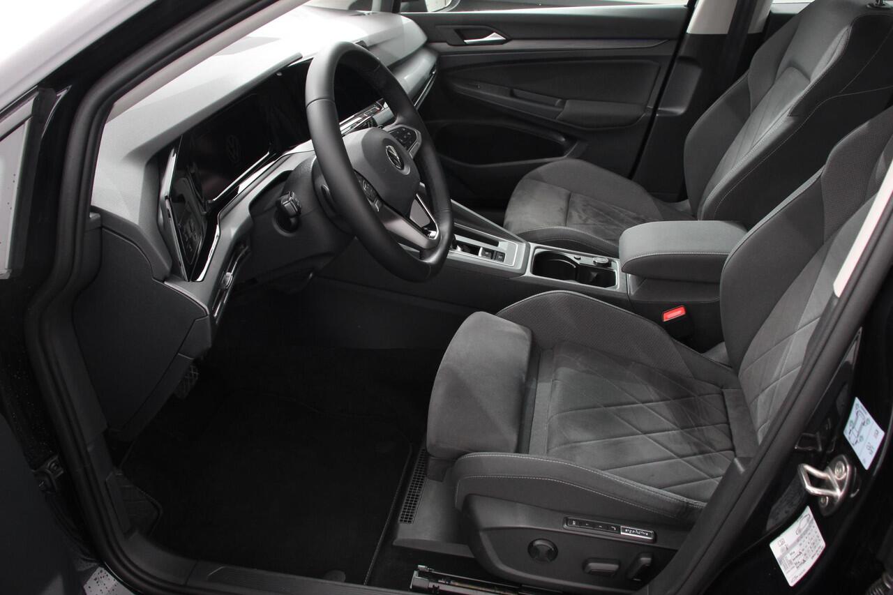 Volkswagen GOLF Variant 1.5 eTSI 150pk DSG Style | Navigatie | Apple Carplay/Android Auto | Adaptive Cruise Control | Parkeersensoren | Camera | Stoel-en stuurverwarming | Blind Spot Assist | Ledverlichting voor