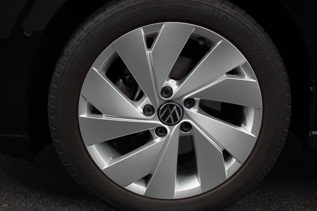 Volkswagen GOLF Variant 1.5 eTSI 150pk DSG Style | Navigatie | Apple Carplay/Android Auto | Adaptive Cruise Control | Parkeersensoren | Camera | Stoel-en stuurverwarming | Blind Spot Assist | Ledverlichting voor