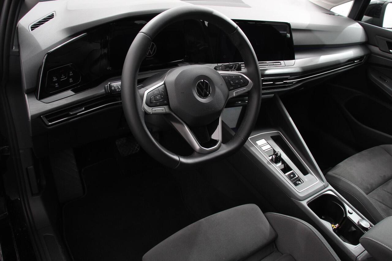 Volkswagen GOLF Variant 1.5 eTSI 150pk DSG Style | Navigatie | Apple Carplay/Android Auto | Adaptive Cruise Control | Parkeersensoren | Camera | Stoel-en stuurverwarming | Blind Spot Assist | Ledverlichting voor