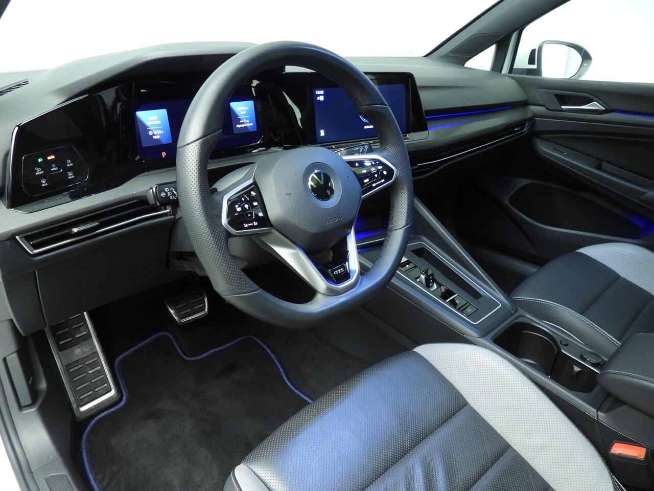 Volkswagen GOLF 1.4 eHybrid GTE | Leder | Stoelventilatie | Panoramadak | IQ.Light | Winter pack | Elek. stoelen