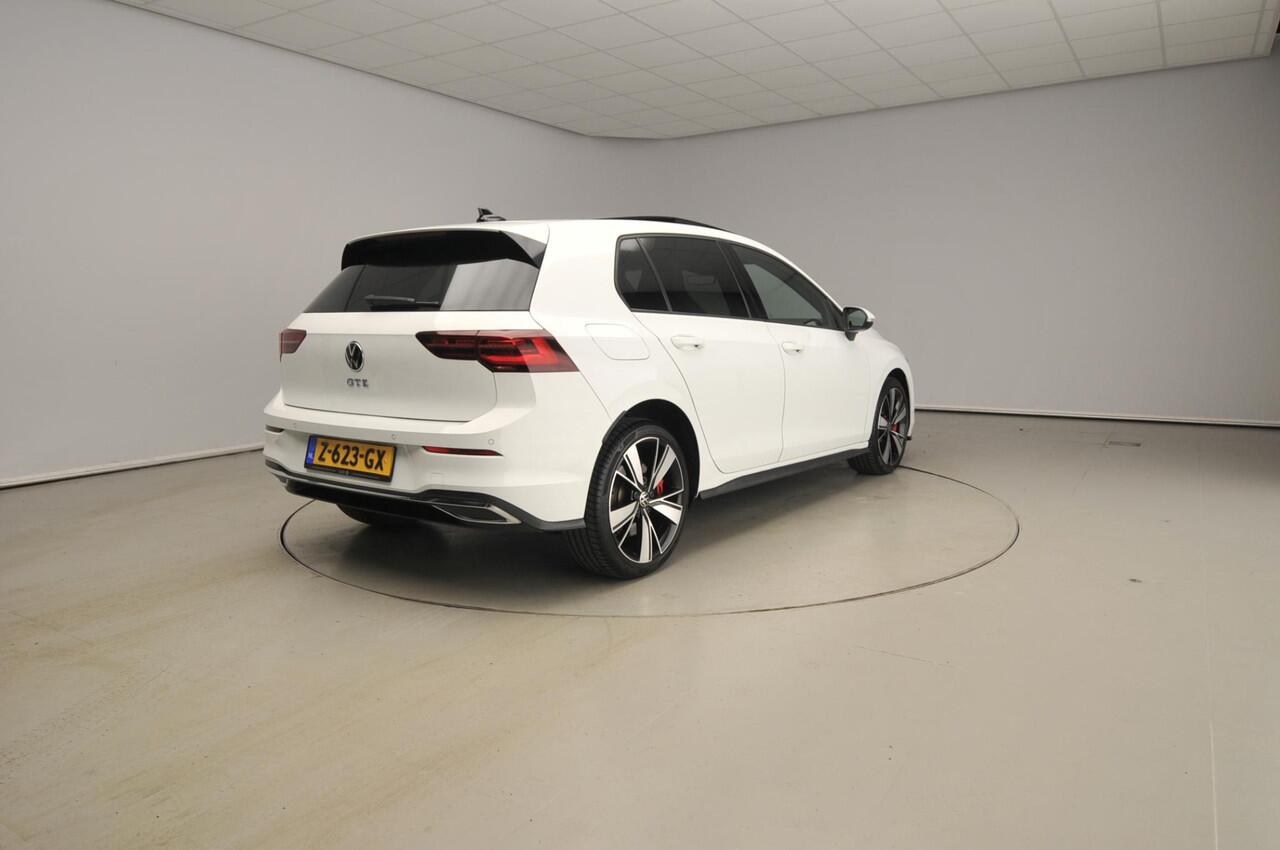 Volkswagen GOLF 1.4 eHybrid GTE | Leder | Stoelventilatie | Panoramadak | IQ.Light | Winter pack | Elek. stoelen