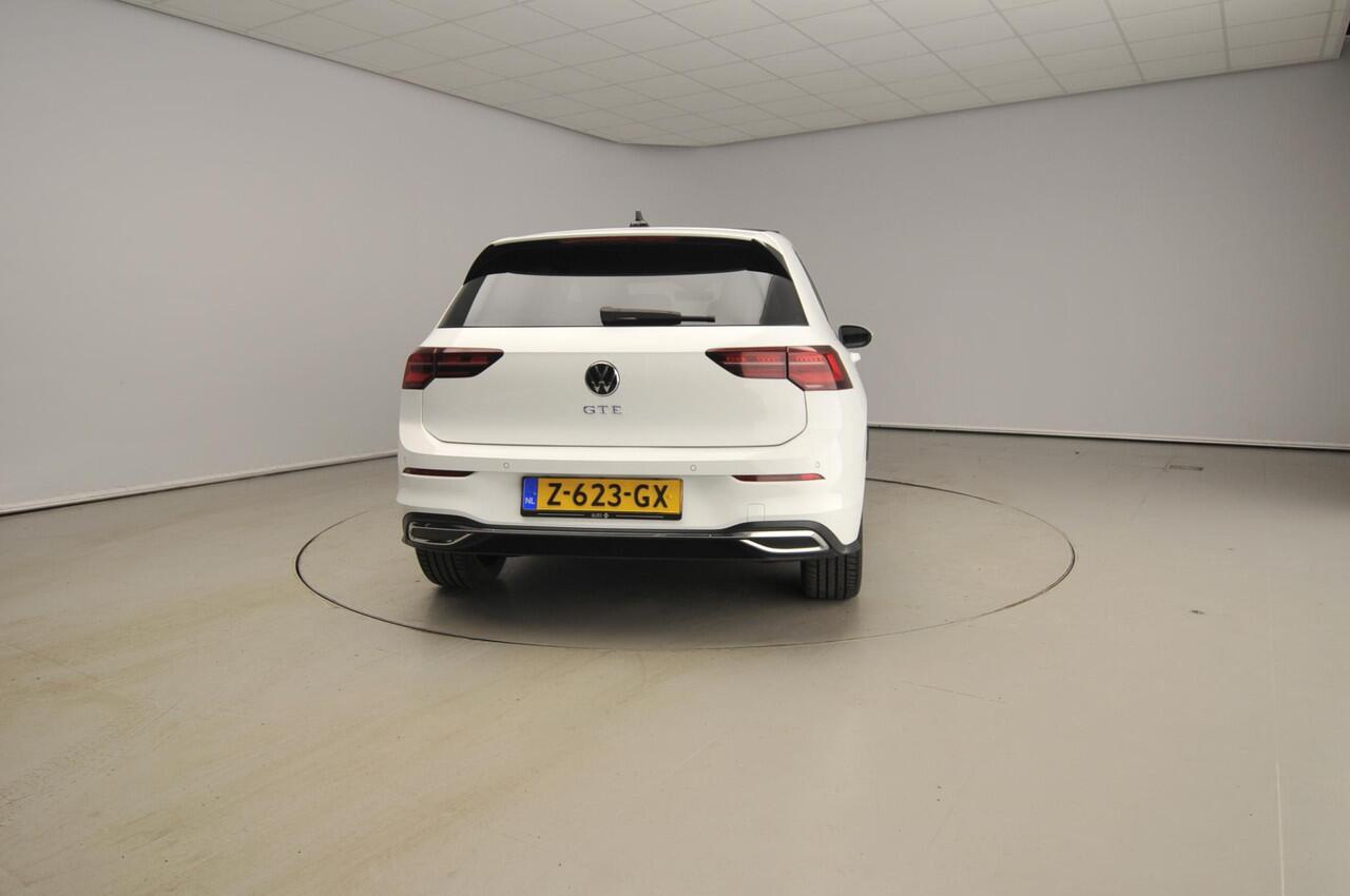 Volkswagen GOLF 1.4 eHybrid GTE | Leder | Stoelventilatie | Panoramadak | IQ.Light | Winter pack | Elek. stoelen