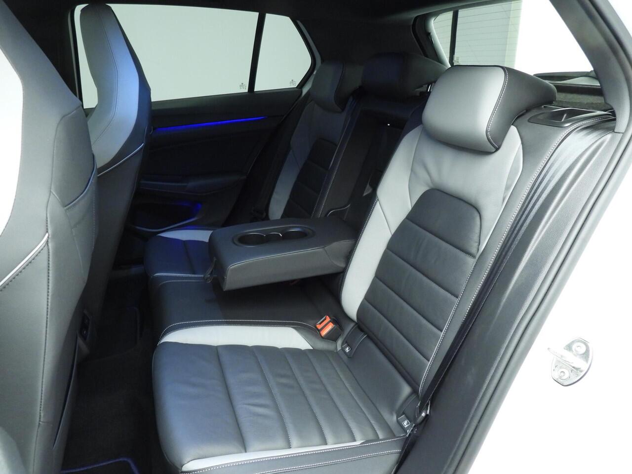 Volkswagen GOLF 1.4 eHybrid GTE | Leder | Stoelventilatie | Panoramadak | IQ.Light | Winter pack | Elek. stoelen