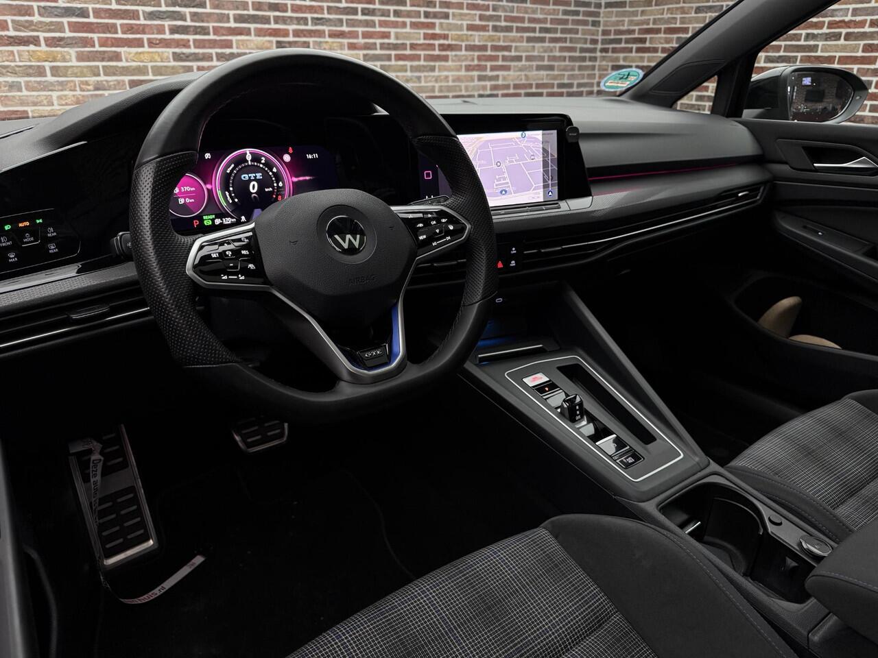 Volkswagen GOLF 1.4 eHybrid GTE Panorama Virtual IQ Camera Stuurwielverwarming