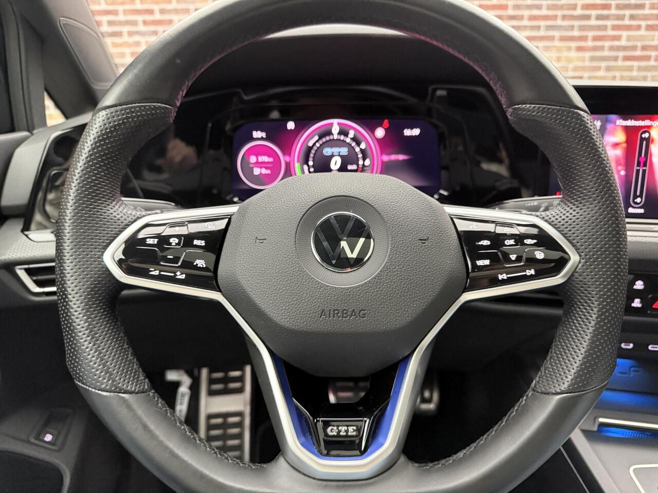 Volkswagen GOLF 1.4 eHybrid GTE Panorama Virtual IQ Camera Stuurwielverwarming