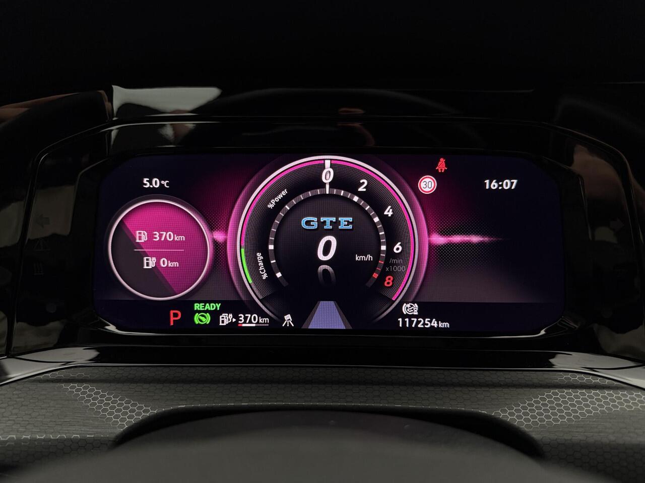 Volkswagen GOLF 1.4 eHybrid GTE Panorama Virtual IQ Camera Stuurwielverwarming