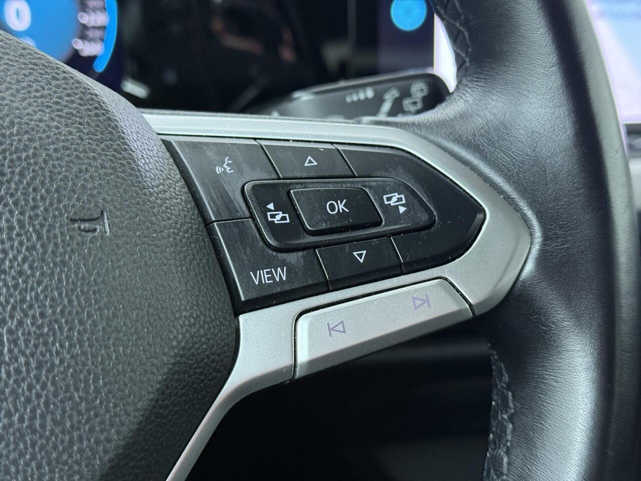 Volkswagen GOLF 1.5 TSI Life Business | 130 PK | Panoramadak | Achteruitrijcamera | Adaptive cruise control | IQ.Light LED koplamp |