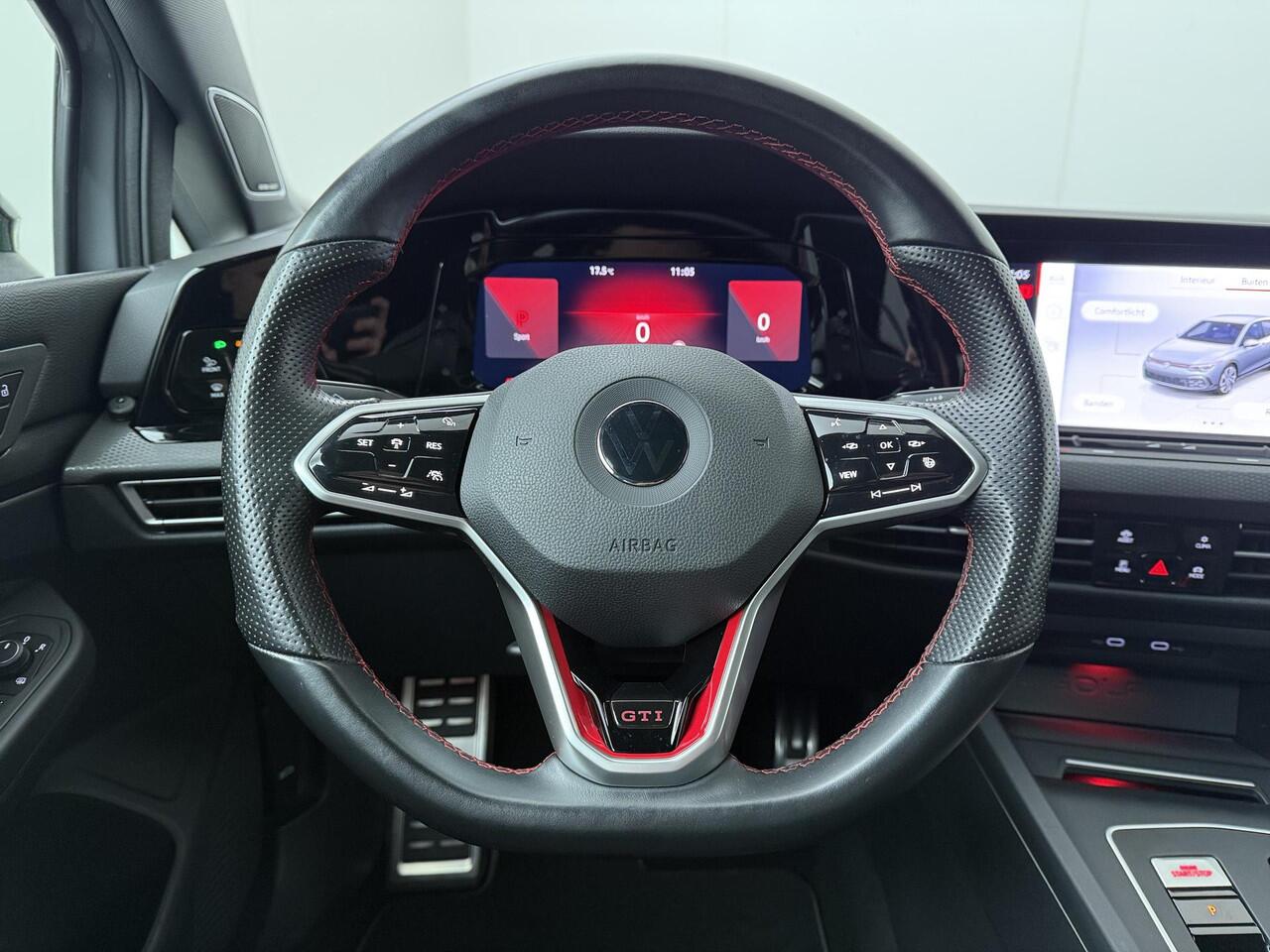 Volkswagen GOLF 2.0 TSI GTI Clubsport | 301 PK | Panoramadak | LED matrix IQ.Light koplampen | 19" LM velgen | Head-up display | Harman Kardon audio |