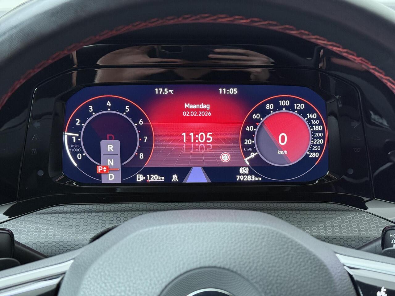 Volkswagen GOLF 2.0 TSI GTI Clubsport | 301 PK | Panoramadak | LED matrix IQ.Light koplampen | 19" LM velgen | Head-up display | Harman Kardon audio |
