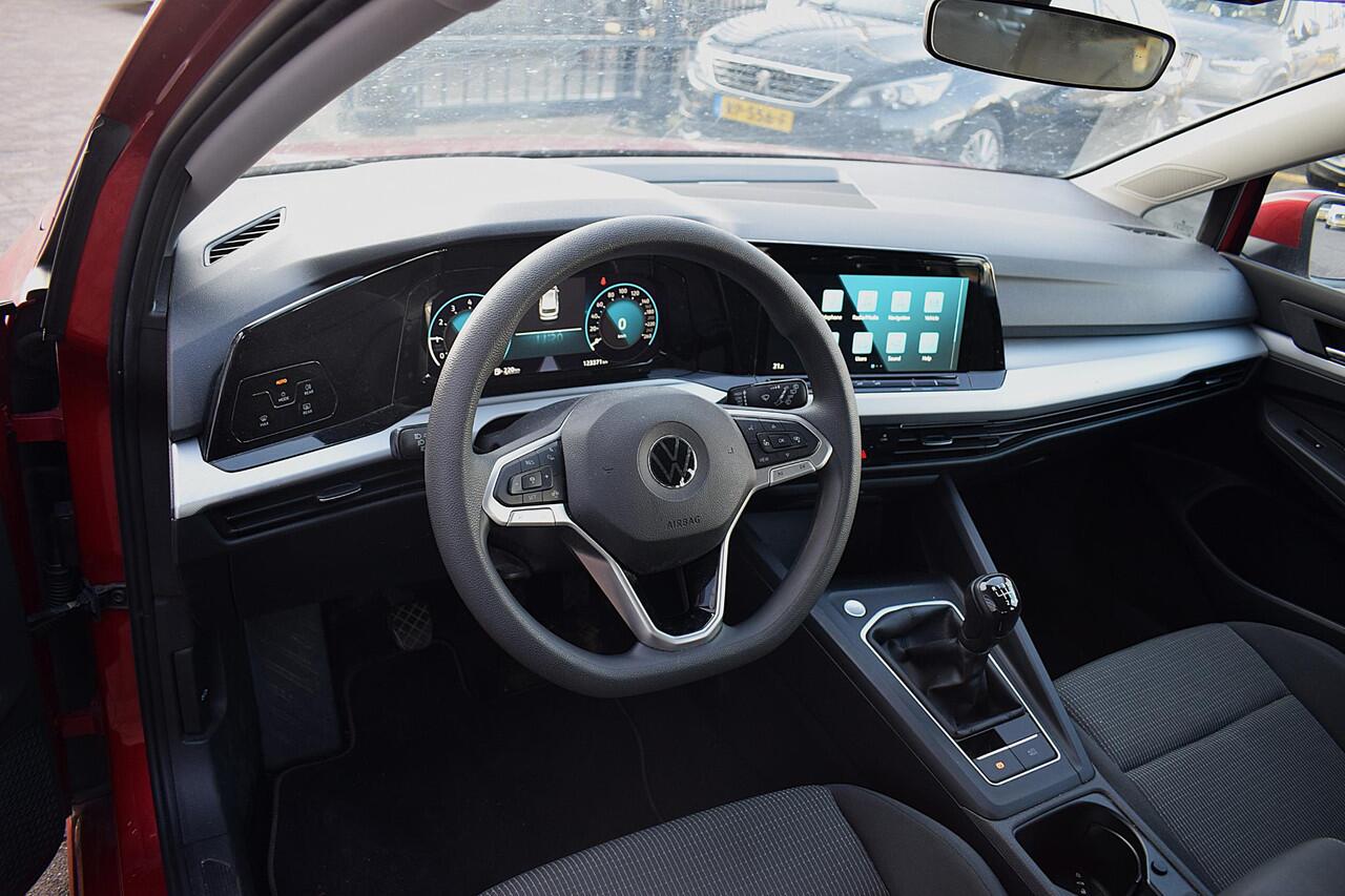 Volkswagen GOLF Variant 1.0 TSI Golf | Trekhaak | Apple CarPlay | LED | Climate
