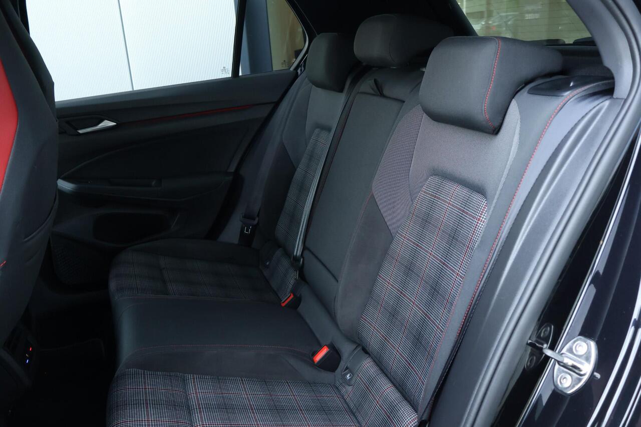 Volkswagen GOLF 2.0 TSI GTI / Carplay / Camera / Stoelverw