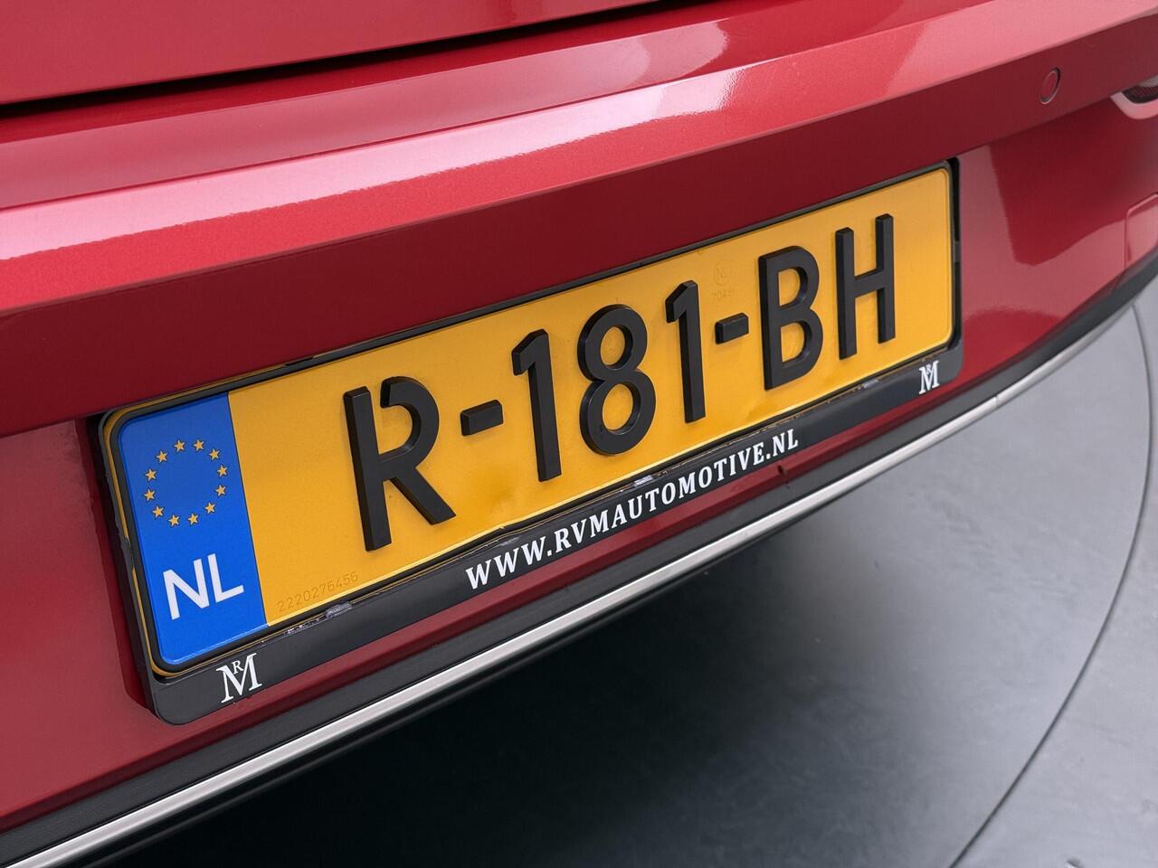 Volkswagen GOLF 1.0 eTSI Life VAN ¤25.900,- NU VOOR SLECHTS ¤22.877,- Uw LENTEVOORDEEL ¤3.023,- |DODE HOEK | PANORAMADAK | AMBIENT LIGHT | ADD. CRUISE | VIRTUAL DASH | NAVIGATIE | MATRIX LED | COMFORT PACK | RIJKLAARPRIJS incl. 12mnd BOVAG| STOELVERWARMING