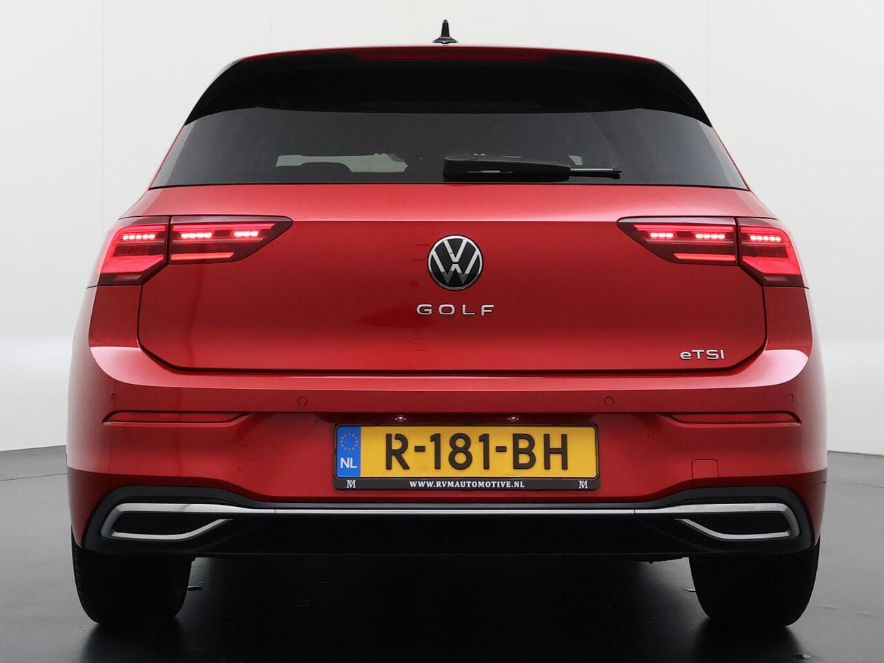 Volkswagen GOLF 1.0 eTSI Life VAN ¤25.900,- NU VOOR SLECHTS ¤22.877,- Uw LENTEVOORDEEL ¤3.023,- |DODE HOEK | PANORAMADAK | AMBIENT LIGHT | ADD. CRUISE | VIRTUAL DASH | NAVIGATIE | MATRIX LED | COMFORT PACK | RIJKLAARPRIJS incl. 12mnd BOVAG| STOELVERWARMING