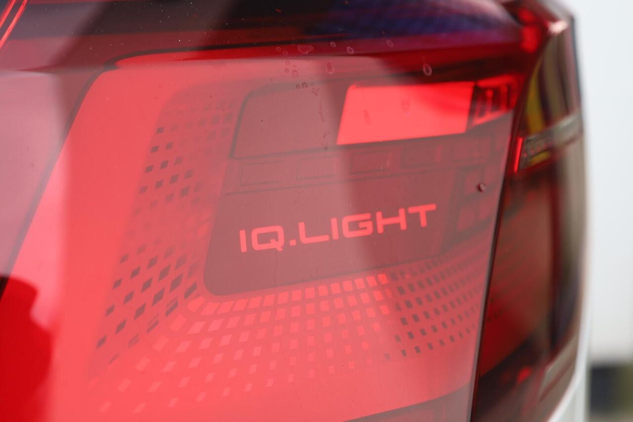 Volkswagen GOLF 1.4 eHybrid GTE 245PK / 180kW LED Matrix IQ.Lights, achteruitrijcamera, 3-zone climatronic, draadloos telefoon laden, voorstoelen + stuurwiel verwarmbaar, Apple Carplay & Android Auto, instelbare rijprofielen (Driving Profiles), full map navigatie, adapti