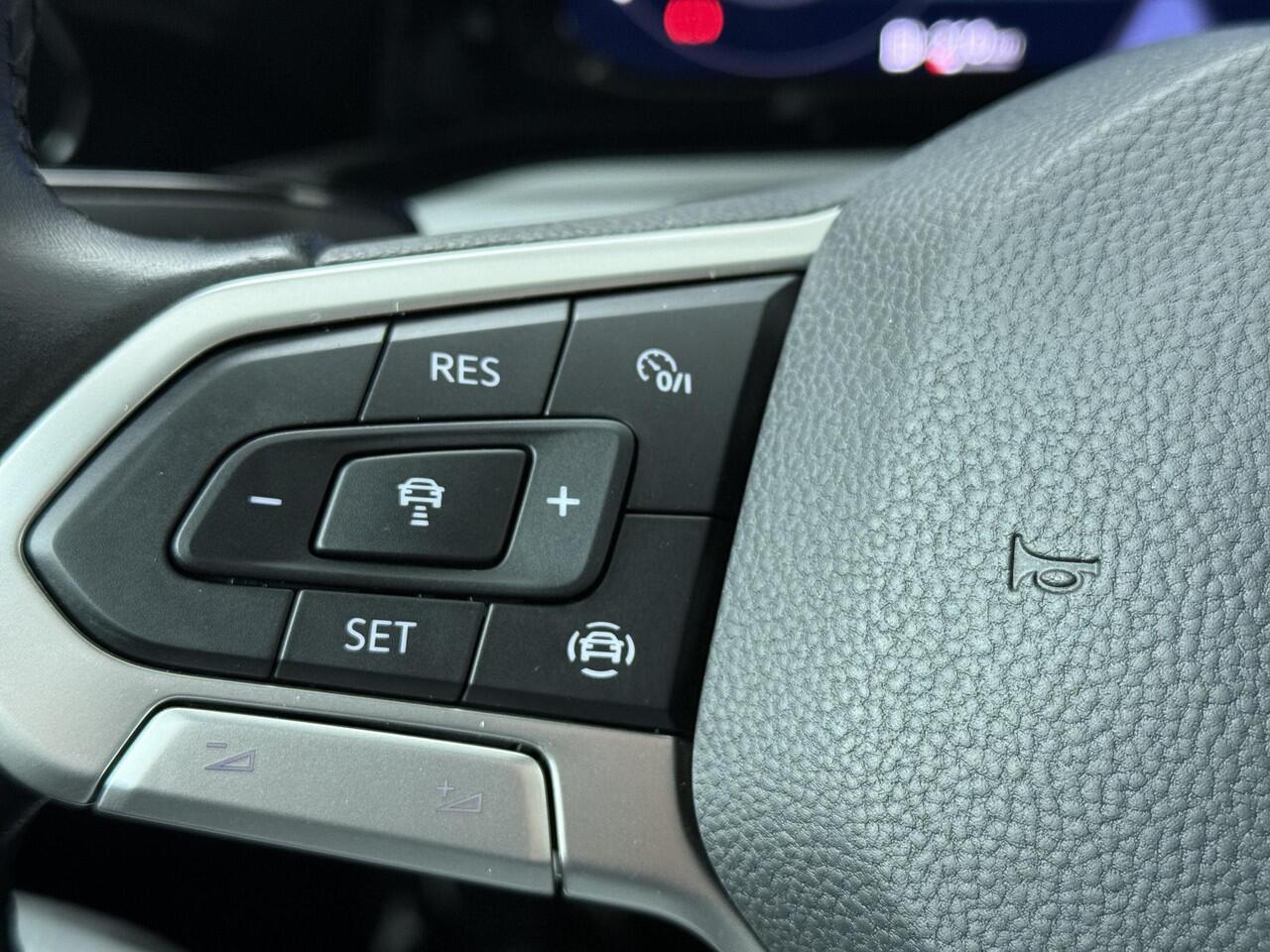 Volkswagen GOLF 1.0 TSI Life | 110 PK | Trekhaak | Adaptive cruise control | Apple Carplay/Android Auto |