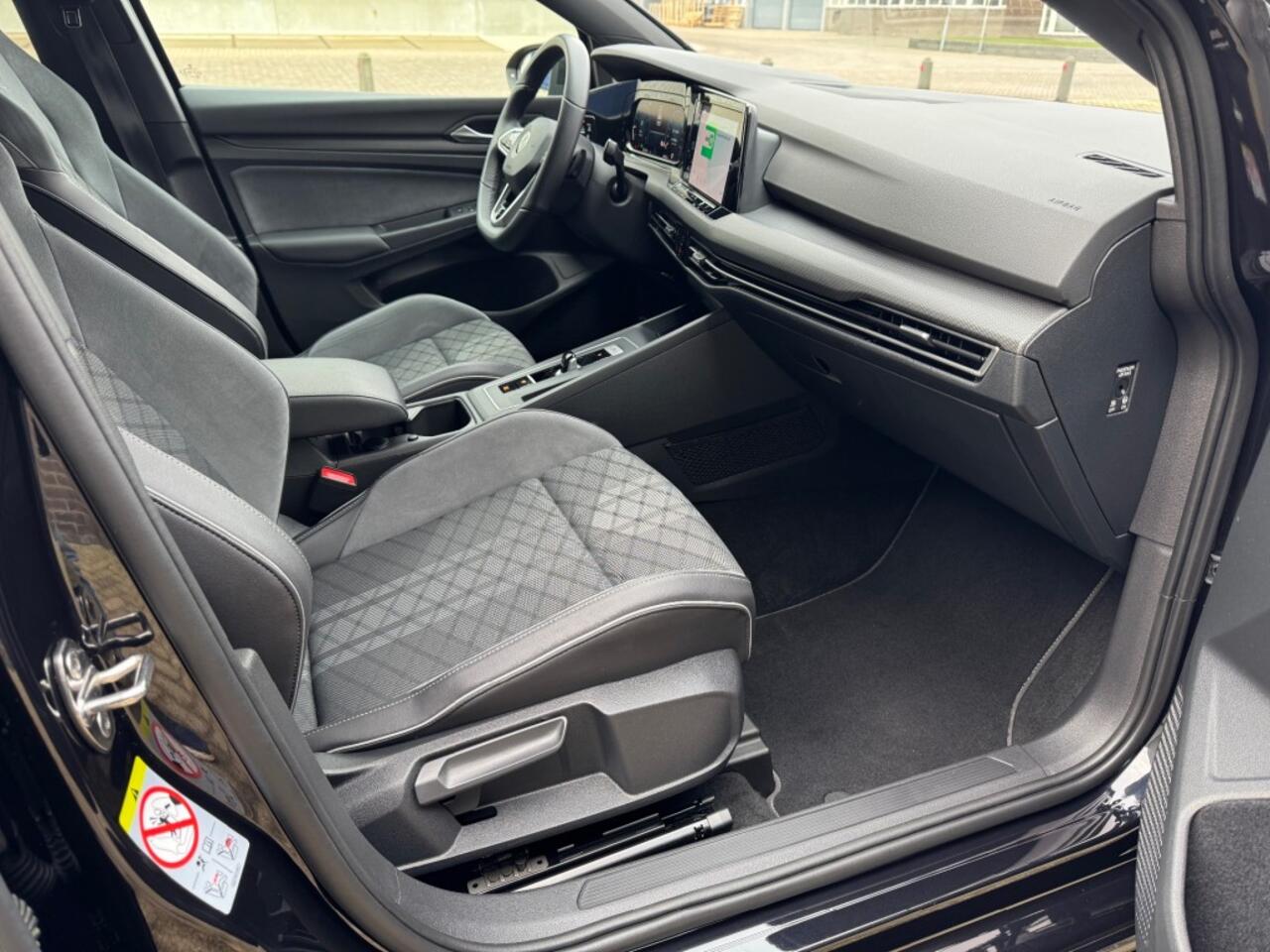 Volkswagen GOLF 1.5 ETSI R-LINE BUSINESS DSG