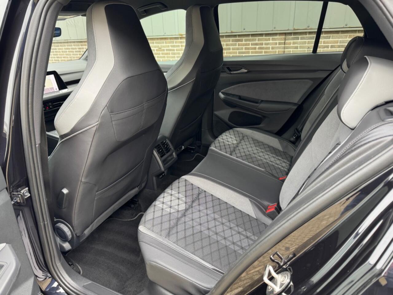 Volkswagen GOLF 1.5 ETSI R-LINE BUSINESS DSG