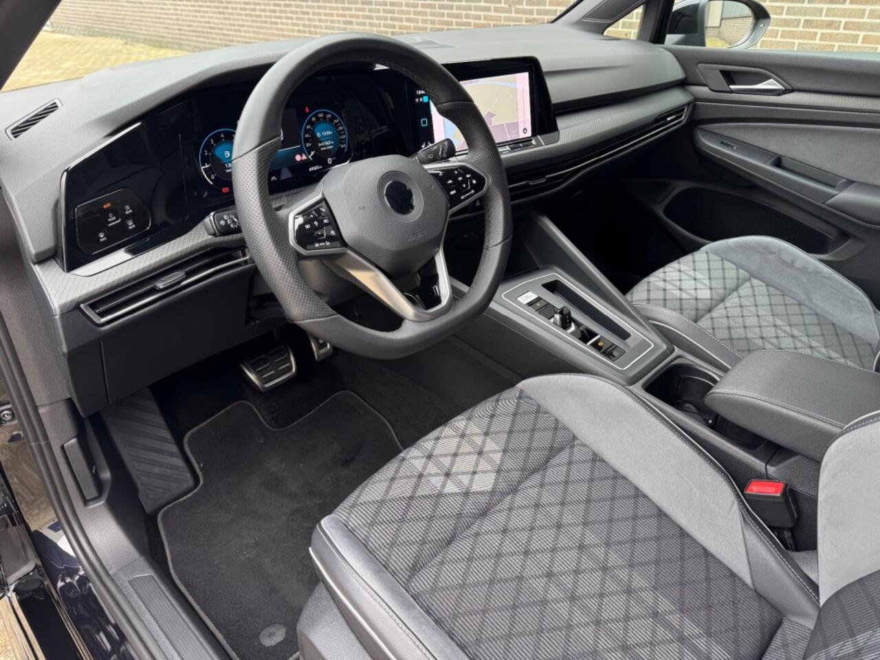 Volkswagen GOLF 1.5 ETSI R-LINE BUSINESS DSG