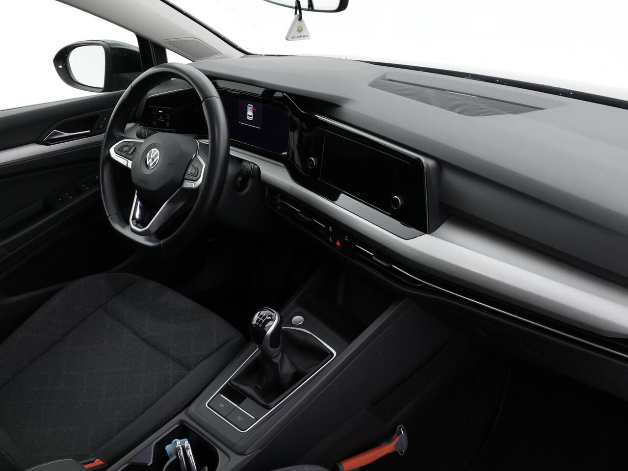 Volkswagen GOLF 1.0 TSI 110pk Life · Apple/Android Car Play · P-Sensoren · Draadloos Opladen · DAB · 16'' Inch ·