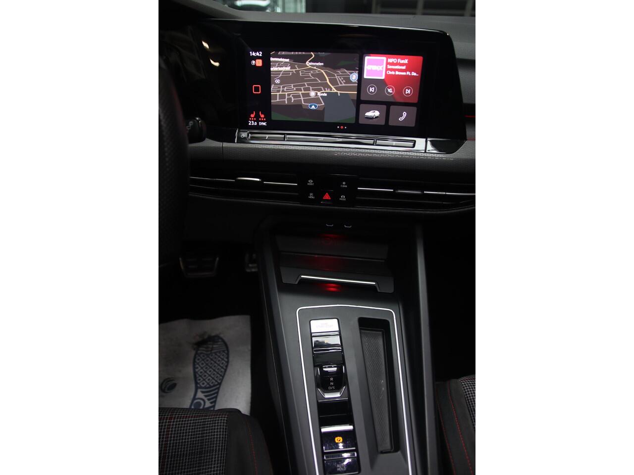 Volkswagen GOLF 2.0 TSI GTI IQ LED-PANO-BTW