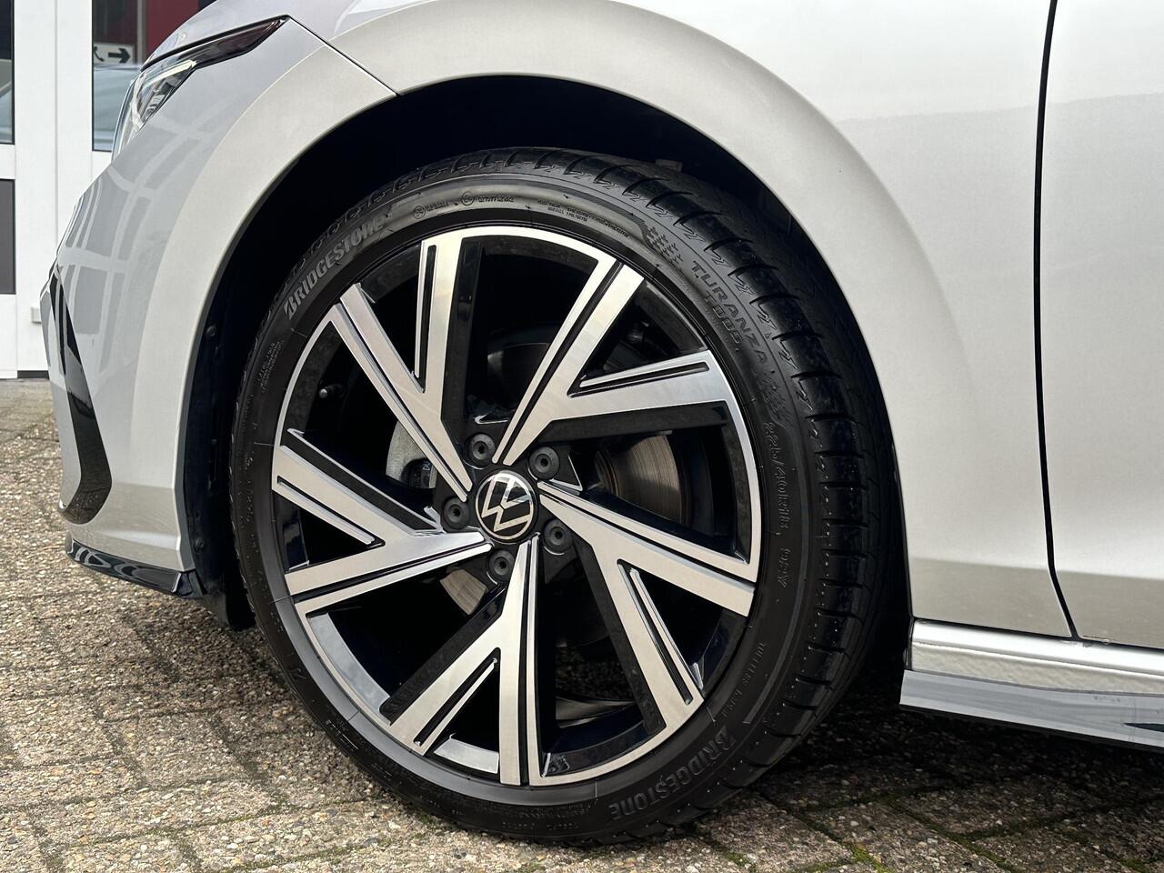 Volkswagen GOLF 1.5 eTSI R-Line *ACC/NAVI/CAMERA*