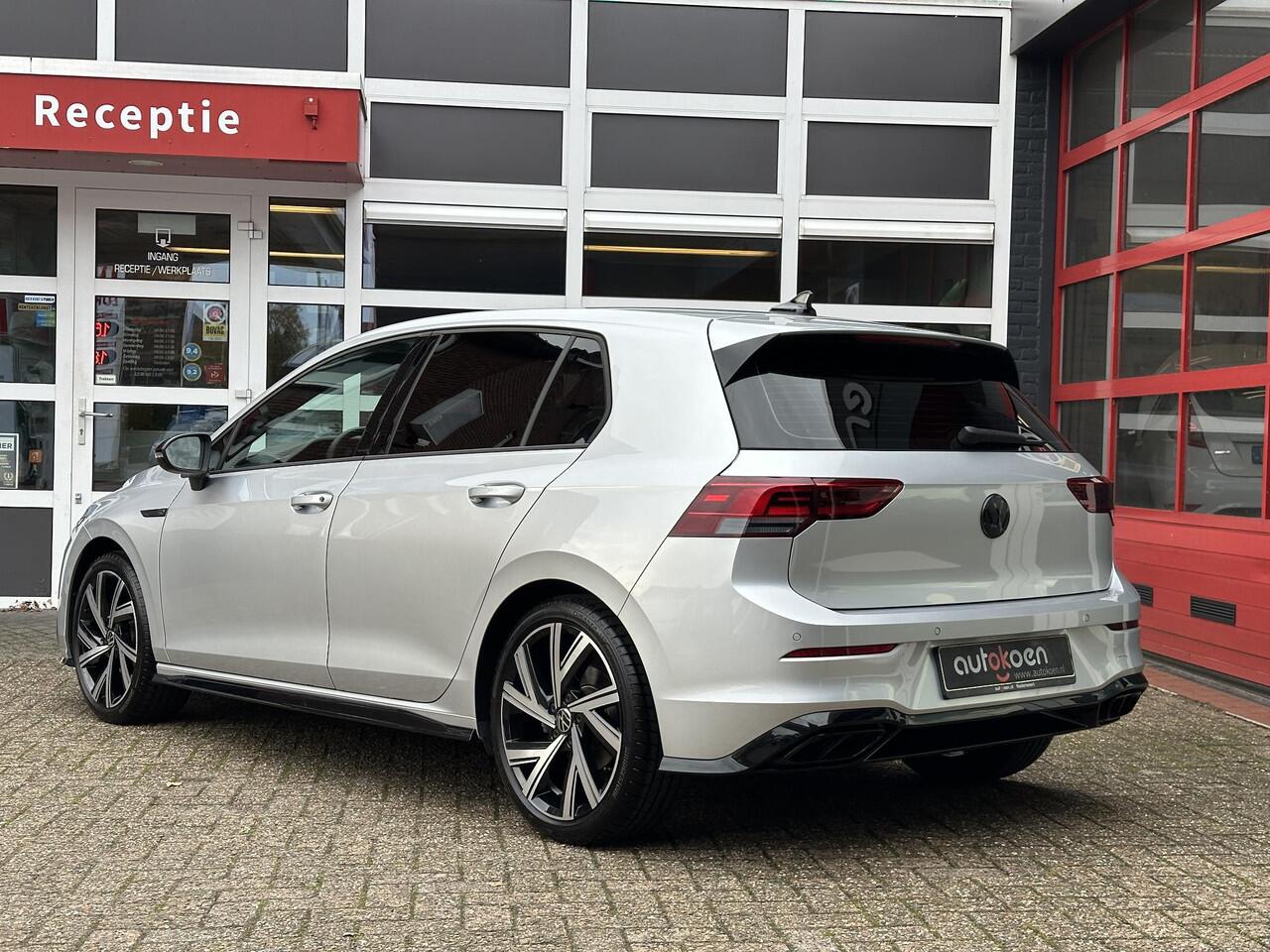 Volkswagen GOLF 1.5 eTSI R-Line *ACC/NAVI/CAMERA*