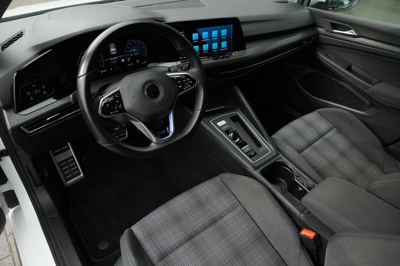 Volkswagen GOLF 1.4 eHybrid GTE | BLACKLINE | CARPLAY | NAVI | STOELVERW | 18 INCH