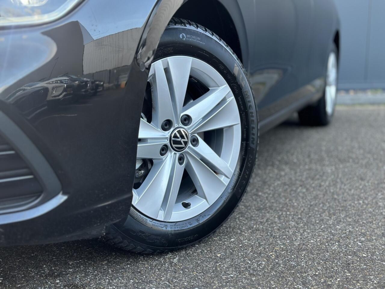 Volkswagen GOLF 1.5 TSI Life Business