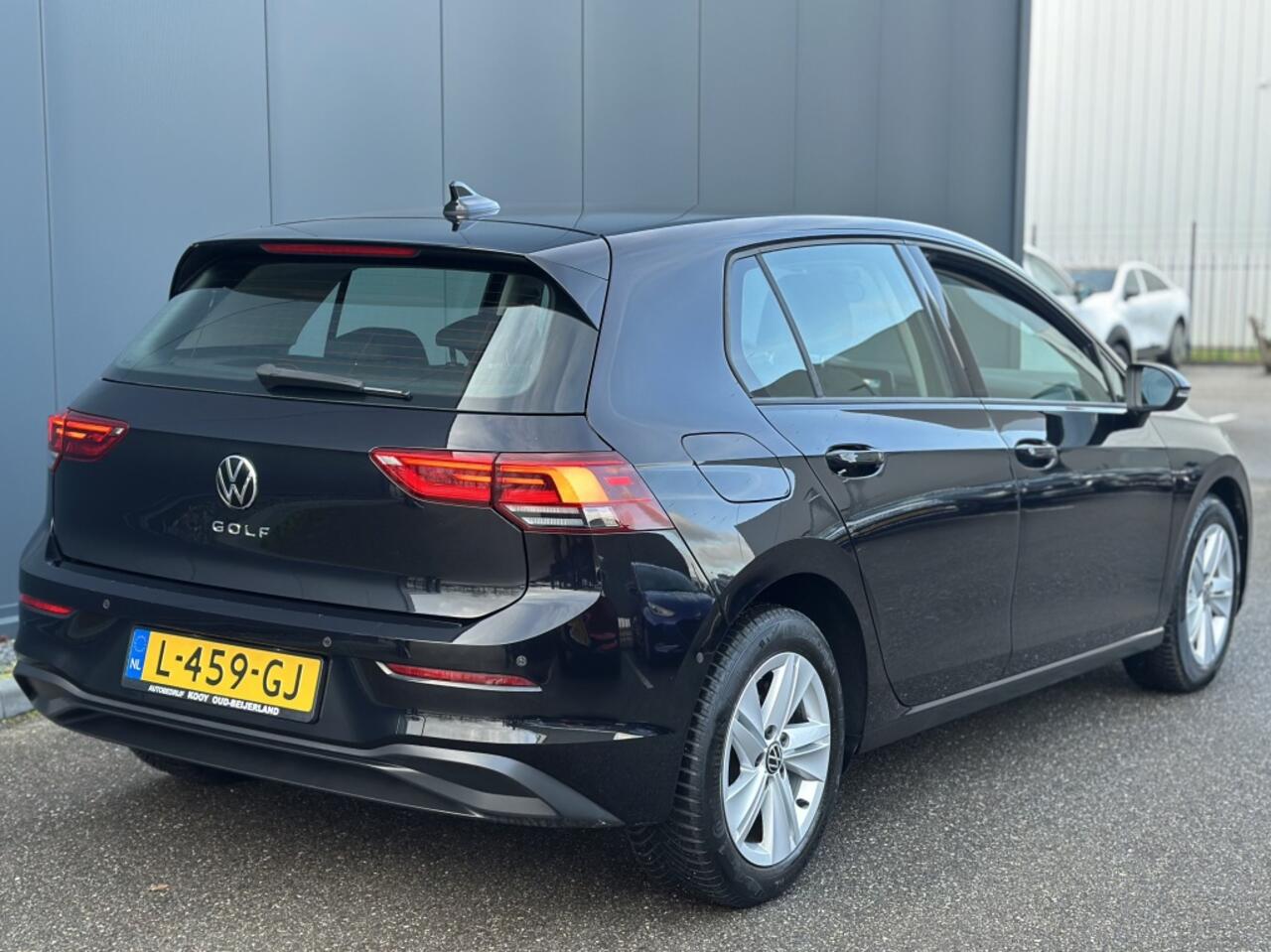 Volkswagen GOLF 1.5 TSI Life Business