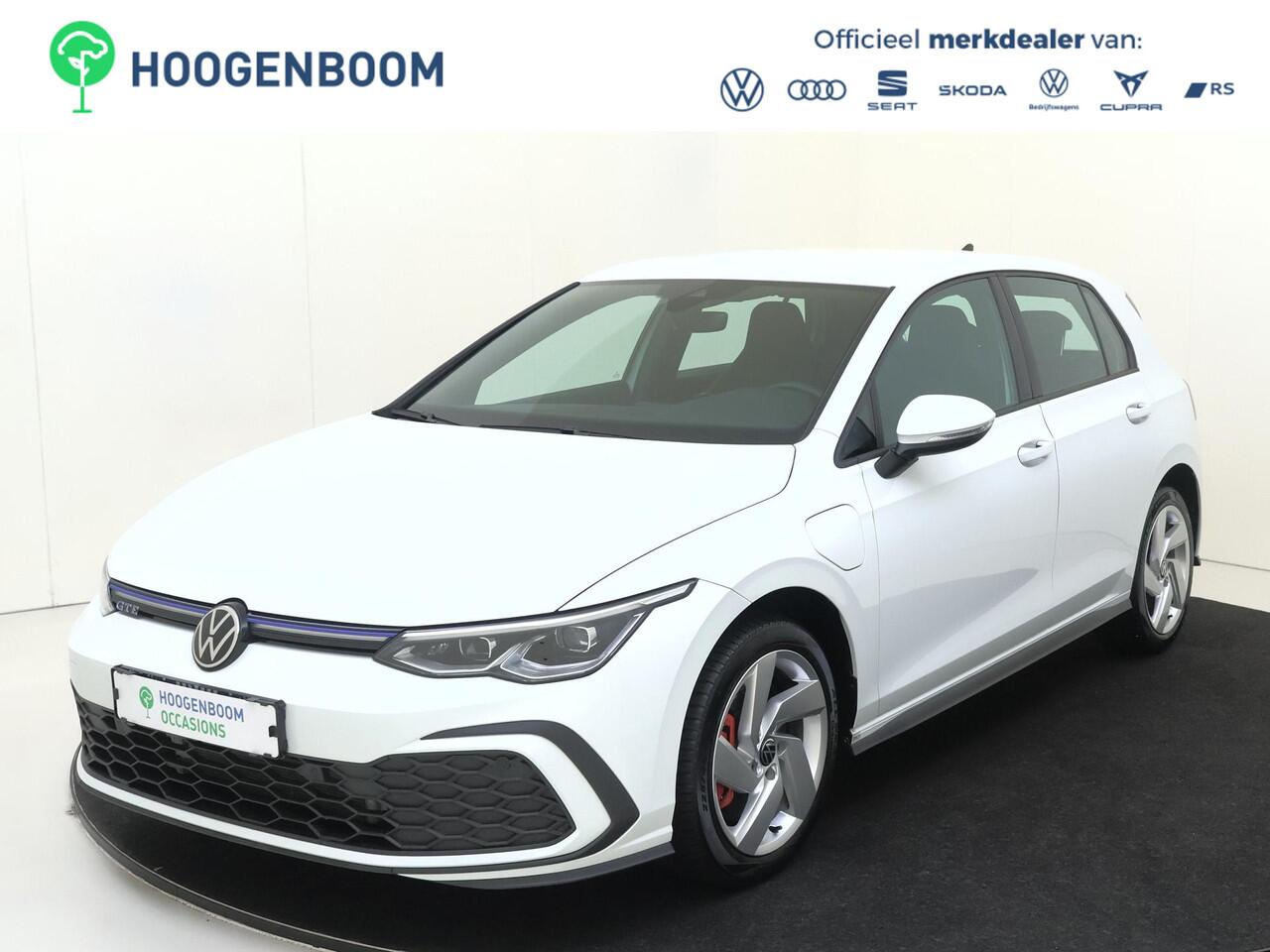 Volkswagen GOLF 1.4 eHybrid GTE | SoH 96% | Navigatie | Stoel- en stuurwielverwarming | LED Plus verlichting | Draadloze telefoonlader | Lane- en frontassist | Parkeersensoren | 3-zone airco |
