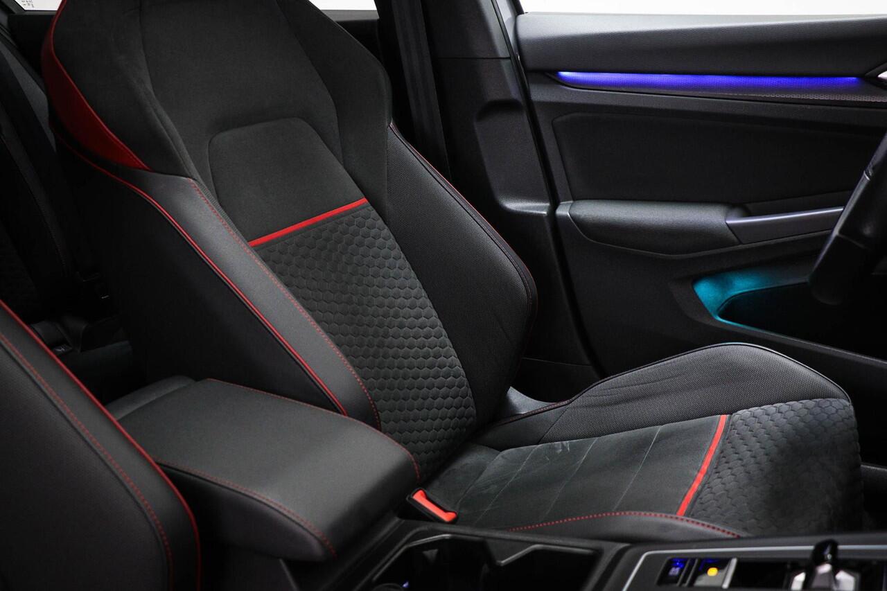 Volkswagen GOLF 2.0 TSI GTI Clubsport | PANORAMADAK | IQ LIGHT | HEAD UP | 19" | PERFORMANCE / EXECUTIVE- PACK