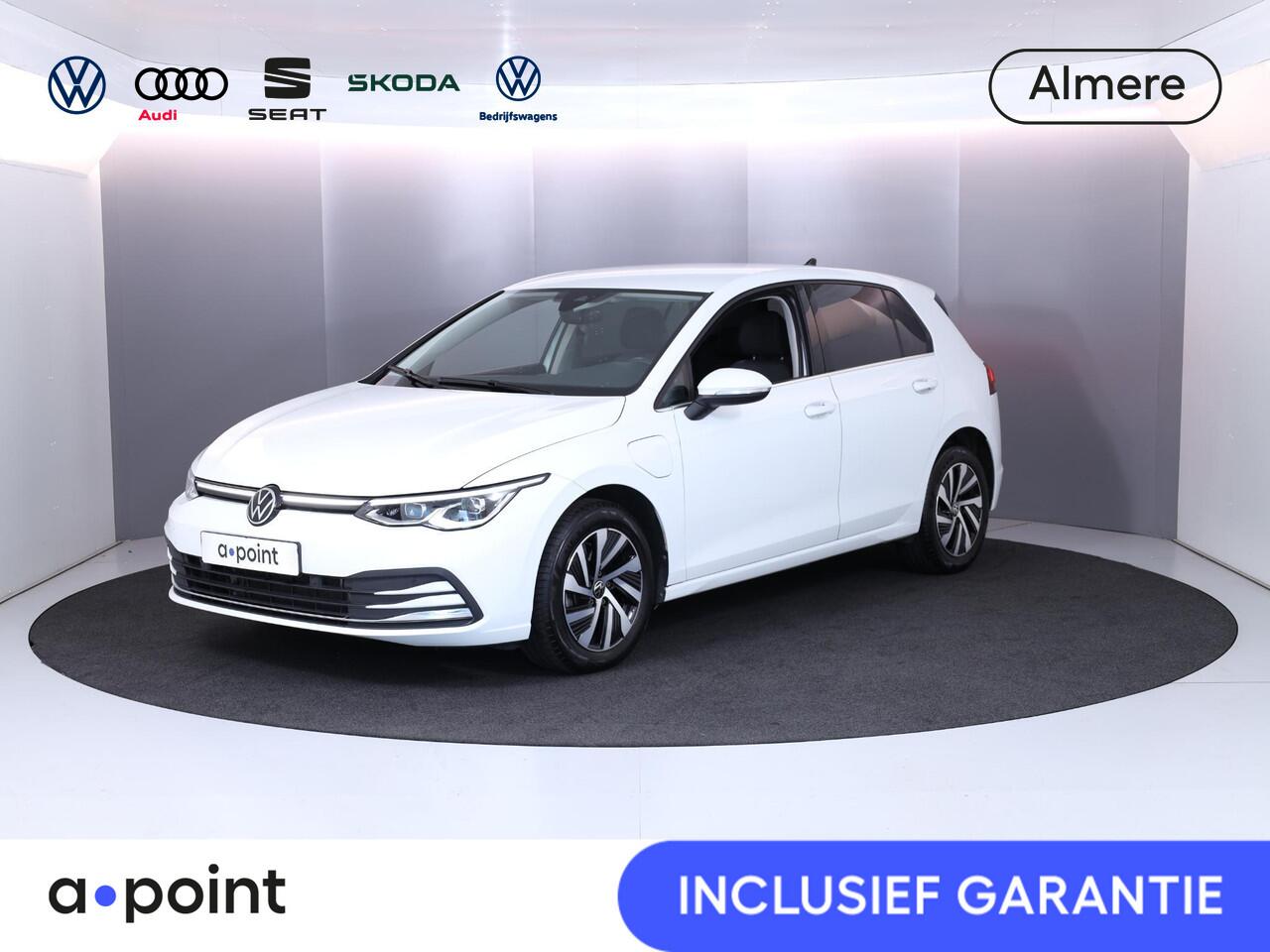 Volkswagen GOLF 1.4 eHybrid Style | Navigatie | Parkeersensoren | Adaptieve cruise control | Stoelverwarming | Stoelmassage |